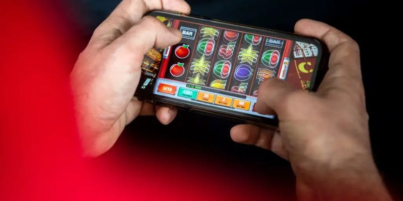 Không nên tải app nổ hũ từ các nguồn không đảm bảo trên mạng